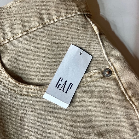 GAP NWT Raw Hem Shorts – Size 26/2R – Sand Beige – Sold Out Online - Picture 4 of 7